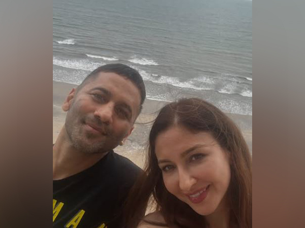Actors Saumya Tandon and Vibhu Raghave (Image source: Instagram)