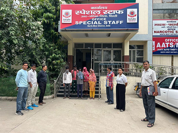 Delhi police apprehends Bangladeshi nationals (Photo/ANI)