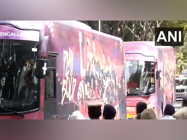 RCB team arrives in at  Vidhana Soudha (Photo/ANI)