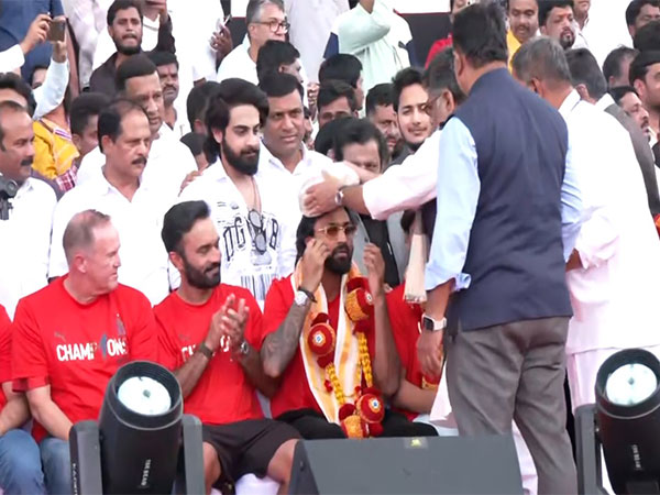 RCB players being felicitated at the Vidhana Soudha (Photo: ANI)