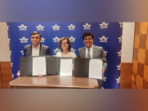 Praj, IATA & ISMA representatives at MoU signing  