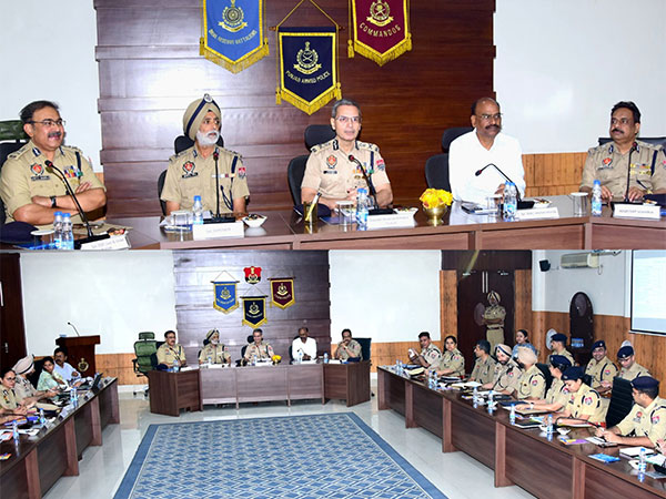 Punjab Police officials hold review meeting amidst ongoing Yudh Nashian Virudh campaign (Photo/ @DGPPunjabPolice)