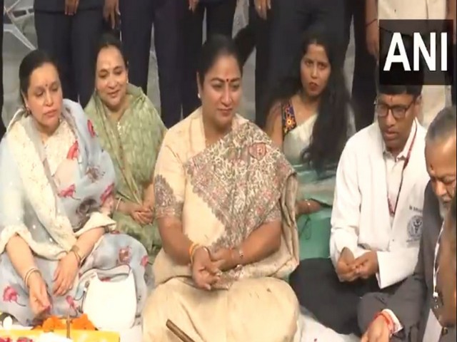 Delhi CM Rekha Gupta performing hawan at AIIMS (Photo/ANI)