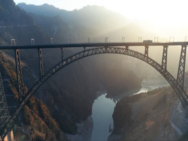 World's highest railway arch bridge - 'Chenab Rail Bridge' (Photo/X@AshwiniVaishnaw)
