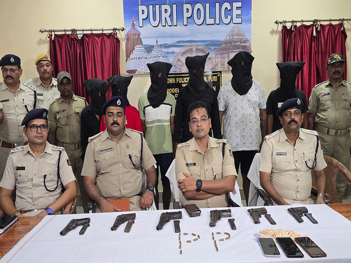 Puri Police seize illegal arms, six arrested (Photo/ANI)