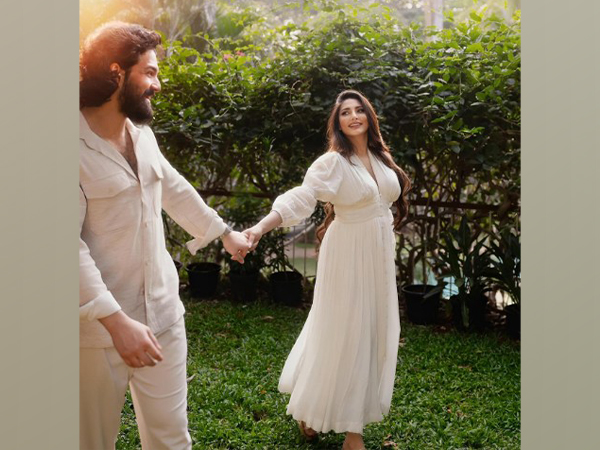 Akhil Akkineni and Zainab Ravdjee (Photo/Instagram/@akkineniakhil)  