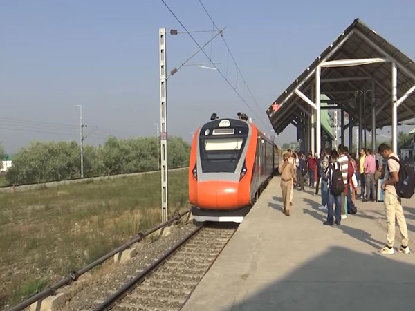 Srinagar-Katra Vande Bharat start (Photo/ANI) 