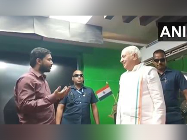 Bihar Governor Arif Mohammad Khan meets Educator and YouTuber Faizal Khan (Photo/ANI) 