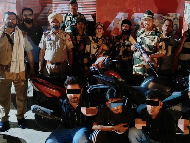 BSF with ANTF seized 6 pistols in Punjab's Amritsar (Photo/ BSF)