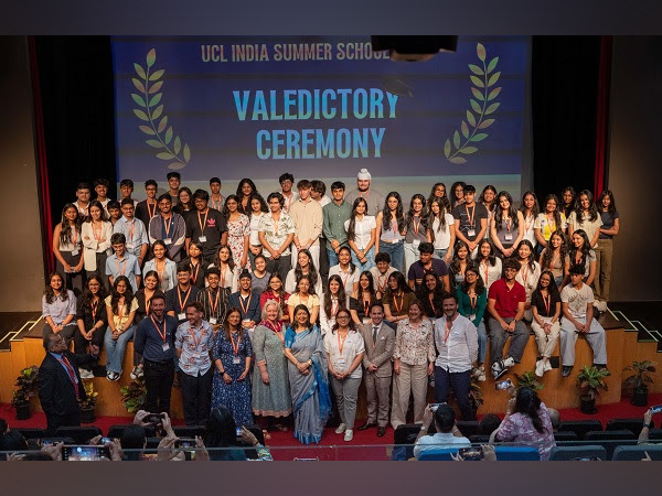 Students, UCL faculty and TBS leadership at the Valedictory Ceremony of the UCL India Summer School
