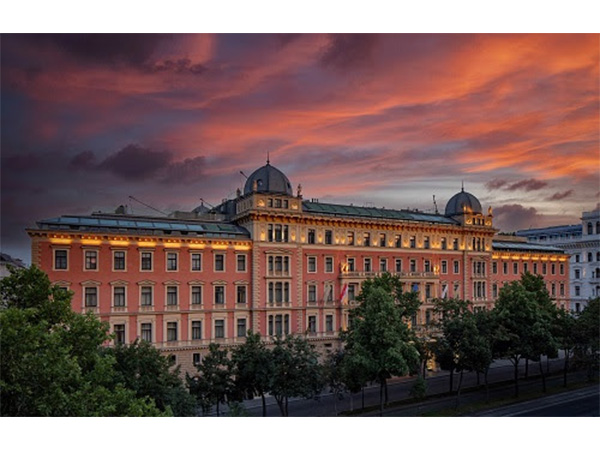 Anantara Palais Hansen Vienna Hotel Exterior Sunset