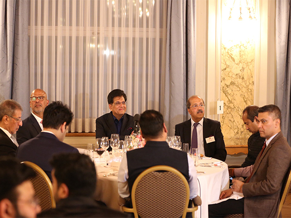 Union Minister Piyush Goyal meeting with Indian business delegates in Switzerland (Photo/ X-@piyushgoyal) 