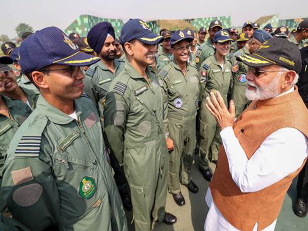 PM Modi with Indian armed forces (Photo/PIB)