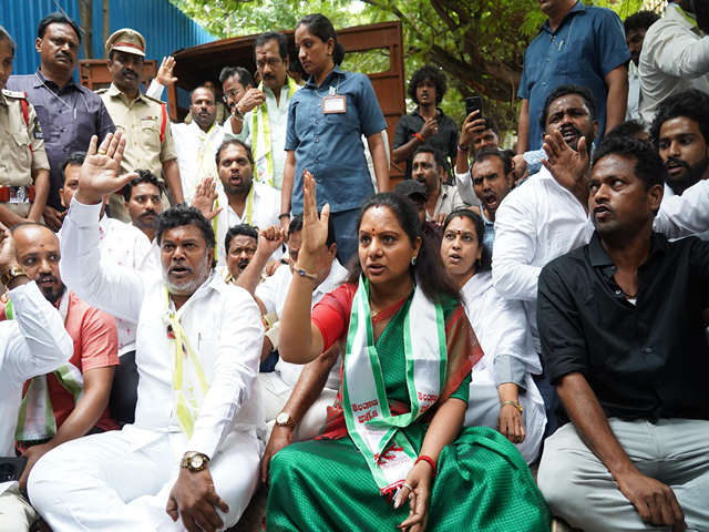 K Kavitha leads flash protest in Hyderabad against bus fare hike (Photo/ANI)