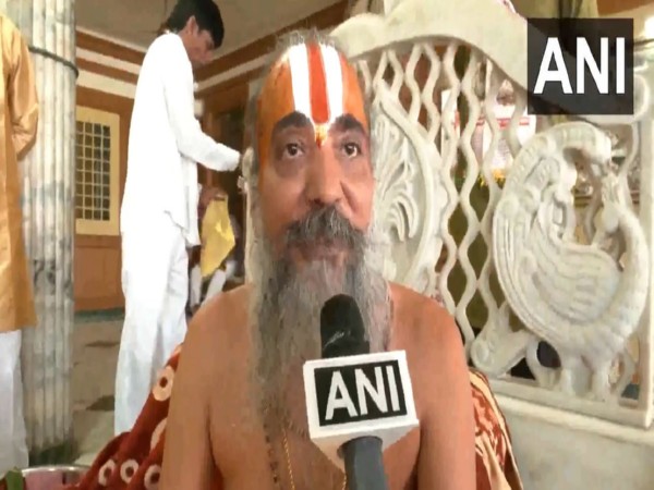 Head priest of Jagannath temple in Ahmedabad, Sant Dilip Das Maharaj (Photo/ANI)