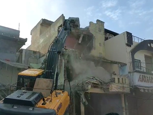 Illegal structure being removed (Photo/ANI)