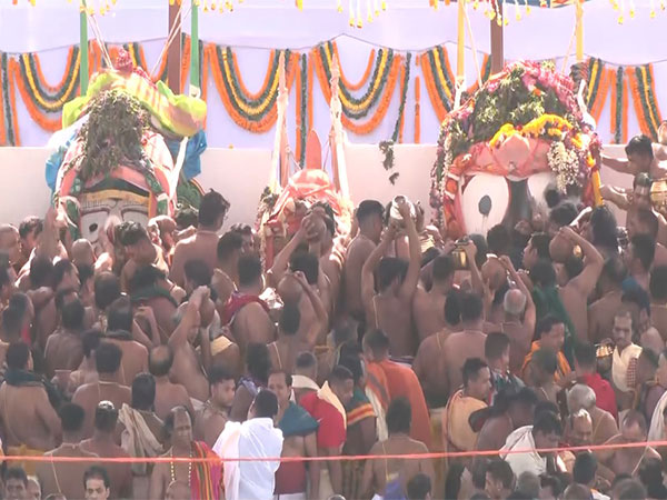 Sacred bathing ritual of Lord Jagannath held in Puri (Photo/ANI)