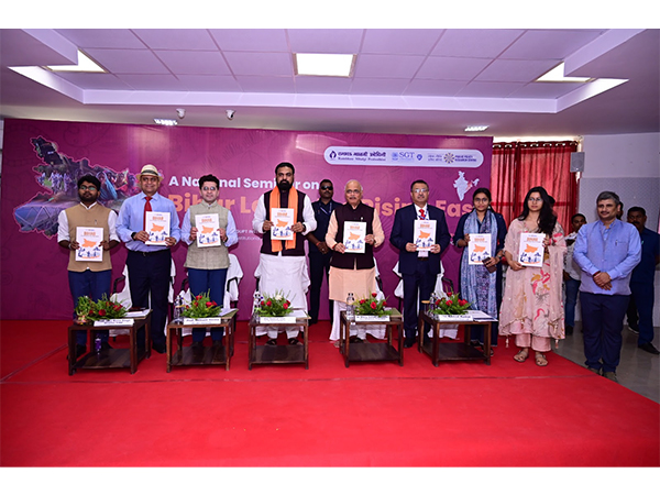Esteemed dignitaries releasing a report on Bihar during the National Seminar ‘Bihar Leads the Rising East’ held in Patna