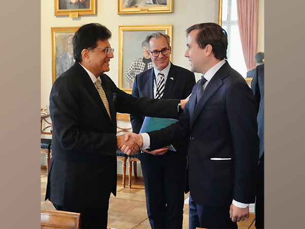 Swedish Minister for International Development Cooperation and Foreign Trade Benjamin Dousa (Photo/X/@PiyushGoyal)