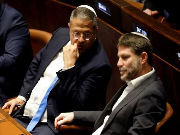 Right-wing Knesset members Itamar Ben-Gvir and Bezalel Smotrich attend a special session at the Knesset (Image/Reuters)