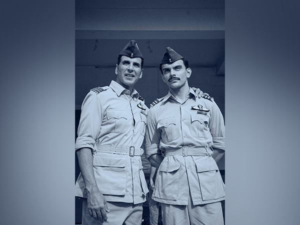 Akshay Kumar and Veer Pahariya (Photo/Sky Force Team)