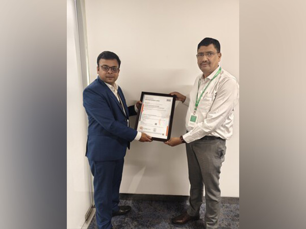 Divya Jain, GM – Food Safety Management & Quality for DS Ltd. receiving the FSSC 22000 v6 certificate for Rai, Sonipat Unit