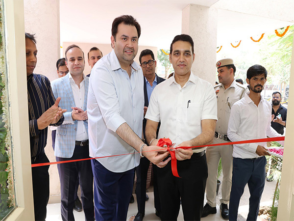 (Left to Right) Akash Kapoor, Director, Elan Group and Ajay Kumar, IAS, Deputy Commissioner, Gurugram