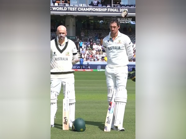 Nathan Lyon (left) Mitchell Starc (right). (Photo: ICC) 