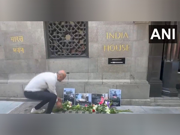 Indian community pays tribute in London (Photo/ANI)