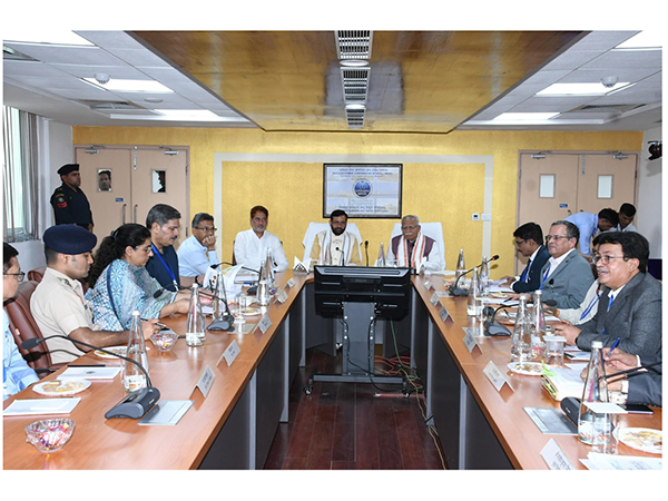 Union Minister for Power Manohar Lal and Haryana Chief Minister Nayab Singh Saini (Photo/PIB)
