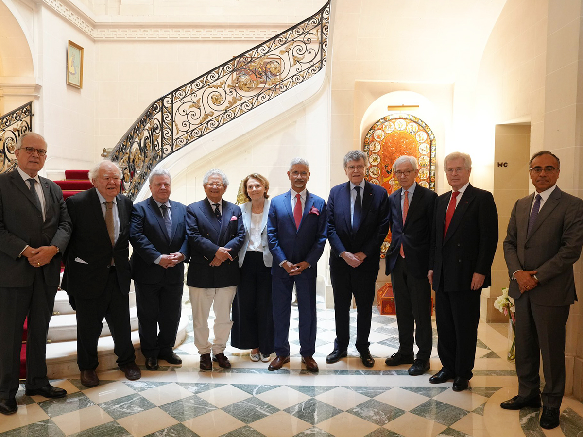 External Affairs Minister S Jaishankar with strategic community (Image: X@DrSJaishankar)