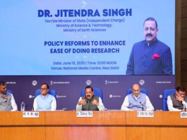  Union Minister Jitendra Singh announces reforms to enhance 'Ease of Innovation', 'Ease of Research' and 'Ease of Science' (Photo/PIB)