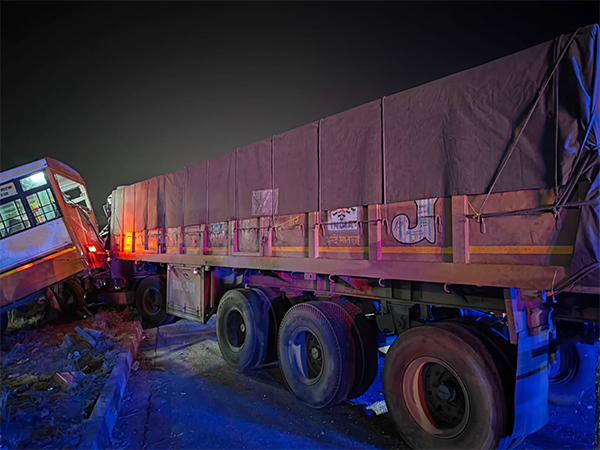 Glimpse of accident at Agra-Lucknow Expressway (Photo: Agra Police)