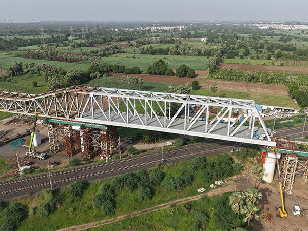 100 m steel bridge launched over DFC tracks in NHSRCL project (Photo: NHSRCL) 