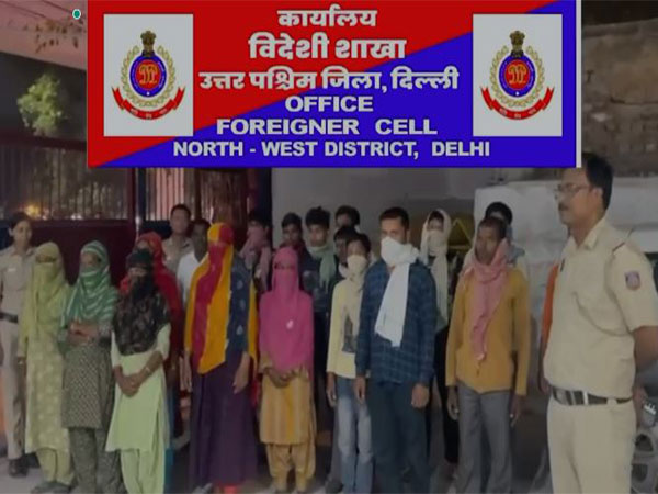 Delhi Police apprehended 36 Bangladeshi nationals residing illegally in Wazirpur JJ Colony (Photo/Delhi Police)