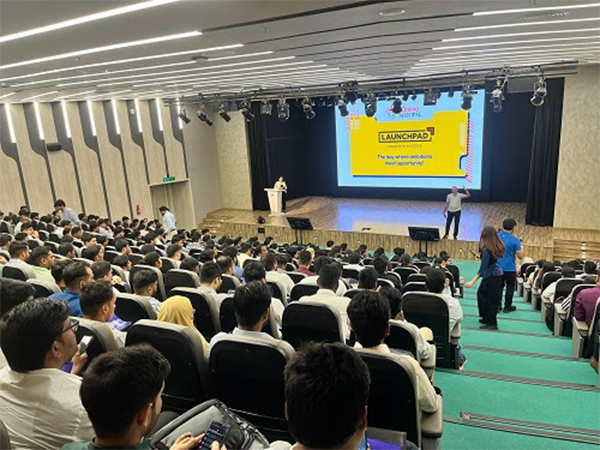 Learners engage with top recruiters at Online Manipal’s hybrid career fair, ‘Launchpad 2025’, held at MAHE Bengaluru