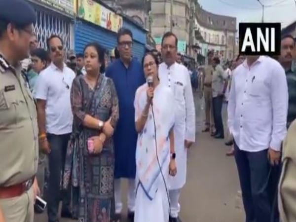 West Bengal Chief Minister Mamata Banerjee at  Khidirpur wholesale market on Monday. (Photo/ANI)