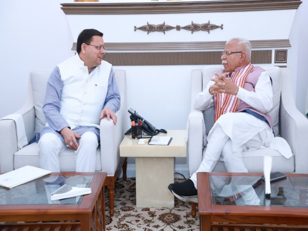  Uttarakhand CM Pushkar Singh Dhami met Union Energy and Housing and Urban Affairs Minister Manohar Lal. (Photo/UttarakhandCMO) 