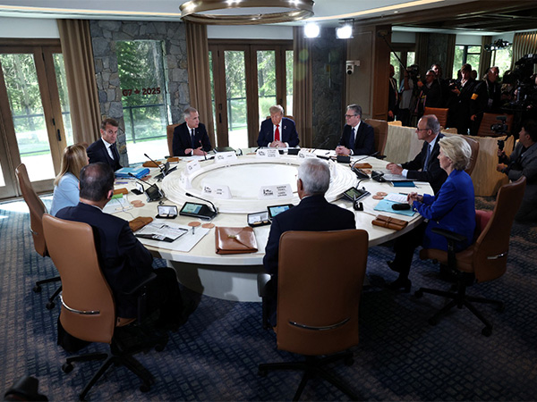 G7 leaders attend a meeting at the G7 summit in Kananaskis, Alberta, Canada on June 16, 2025 (Photo/Reuters)