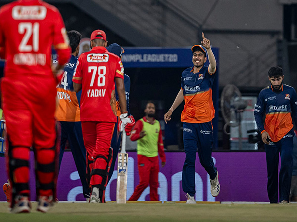 Gwalior Cheetahs and Jabalpur Royal Lions in action during Madhya Pradesh League (Image: MPL)