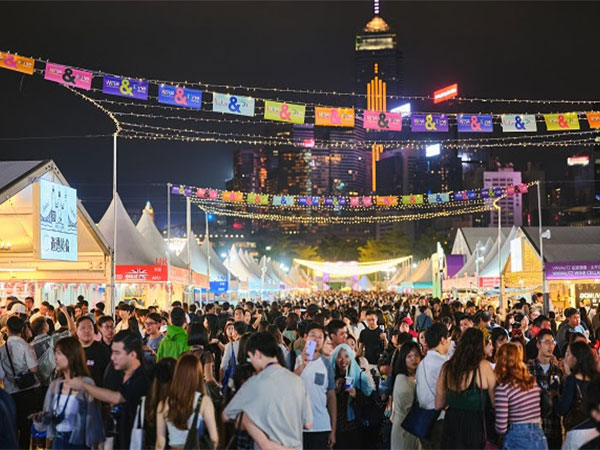 Hong Kong’s diverse culinary landscape features over 17,000 places to eat, ranging from Michelin-starred menus to street food, to casual dining and cafes & food-centric festivals