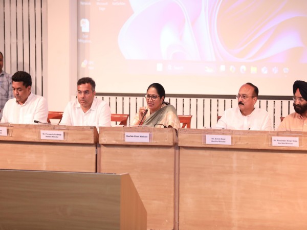 Delhi CM holds review meeting for Kanwar Yatra 2025 preparations. (Photo/DelhiCMO)