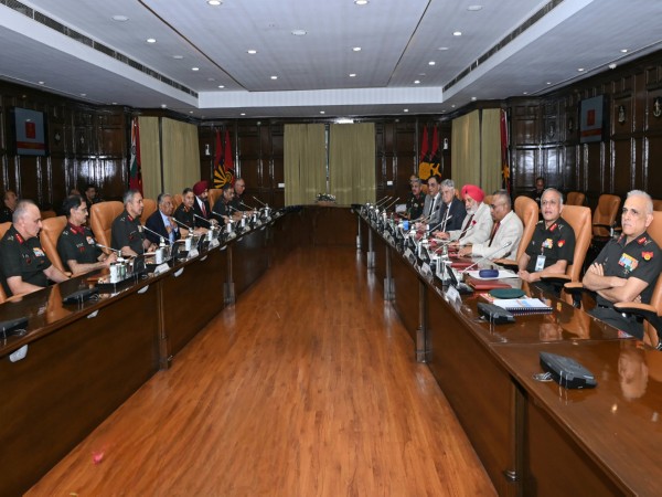 Indian Army strengthens coordination with former Chiefs of the Army Staffs (Photo/ PIB)