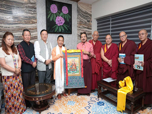 Chief Minister Prem Singh Tamang in conversation with IHCNBT delegation in New Delhi(Photo/CMO)