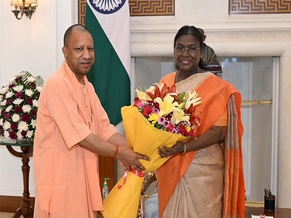 CM Adityanath with President Murmu (Photo/@rashtrapatibhvn)