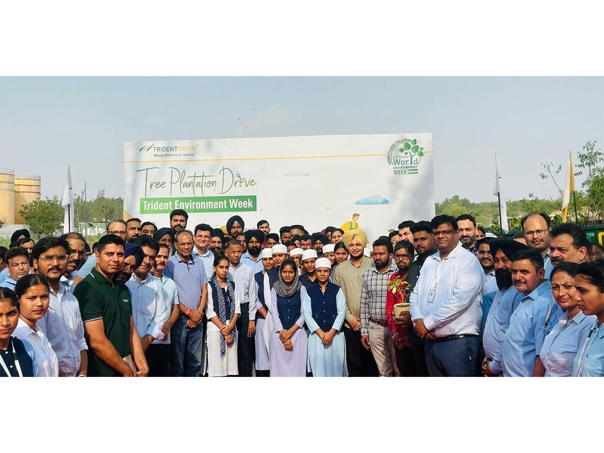 Shri Rajinder Gupta, Chairman Emeritus, leads Environment Week plantation drive with Trident Group employees, promoting sustainability and green values