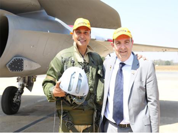 Anil D Ambani, Founder Chairman, Reliance Group with Eric Trappier, Chairman of Dassault Aviation (Photo/Official)