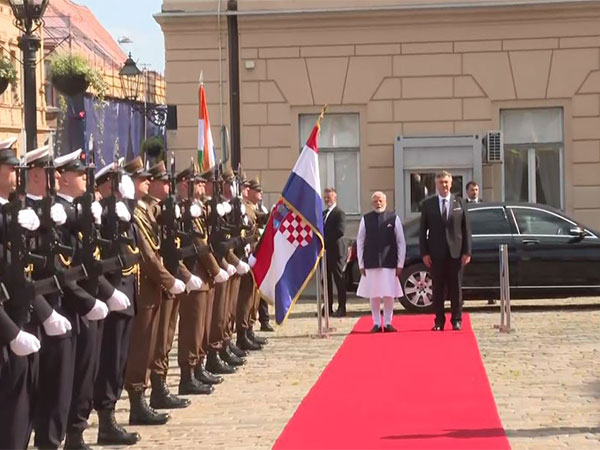 PM Modi in welcome ceremony at St Mark’s Square (Photo/ANI)
