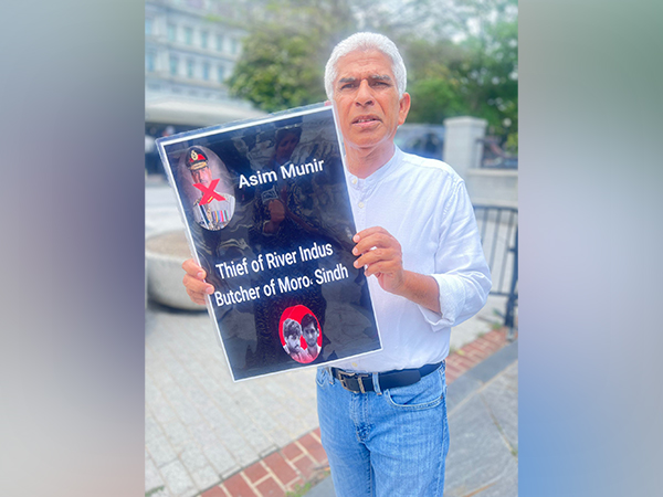 Protestor denounces Asim Munir outside White House (Photo/ANI)