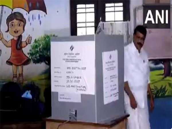  NDA candidate Adv Mohan George casts his vote in Nilambur bypoll (Photo/ANI)